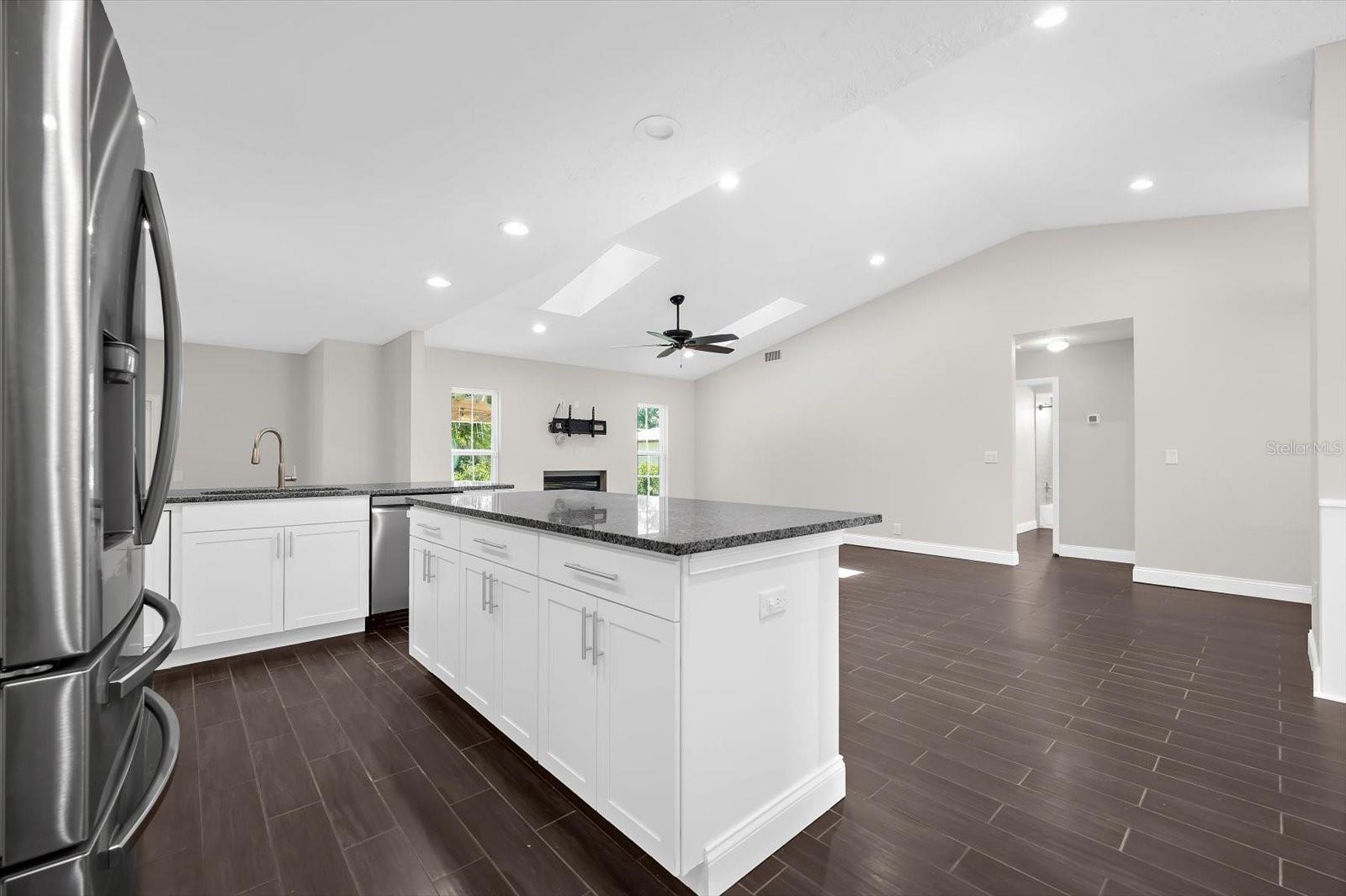 Image 15 of 53 For 1821 Racimo Drive