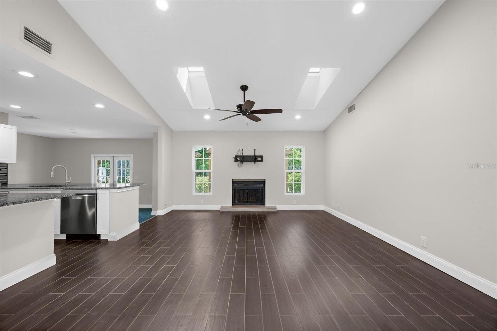 Image 8 of 53 For 1821 Racimo Drive