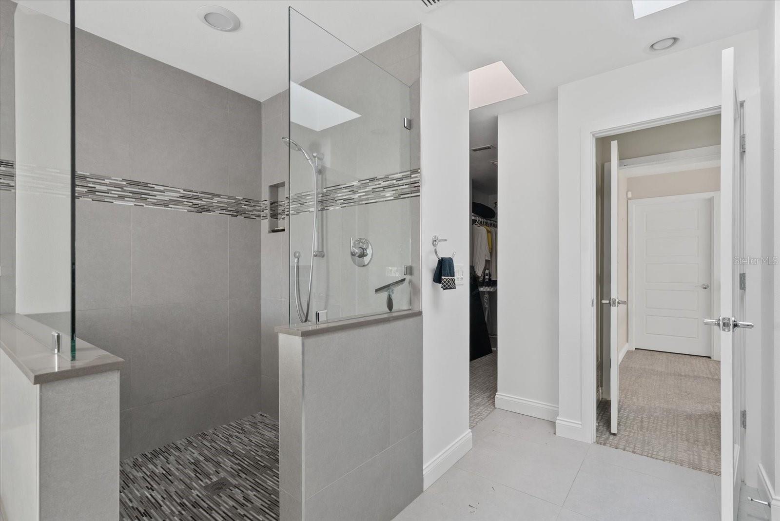 Image 18 of 29 For 847 Freeling Drive