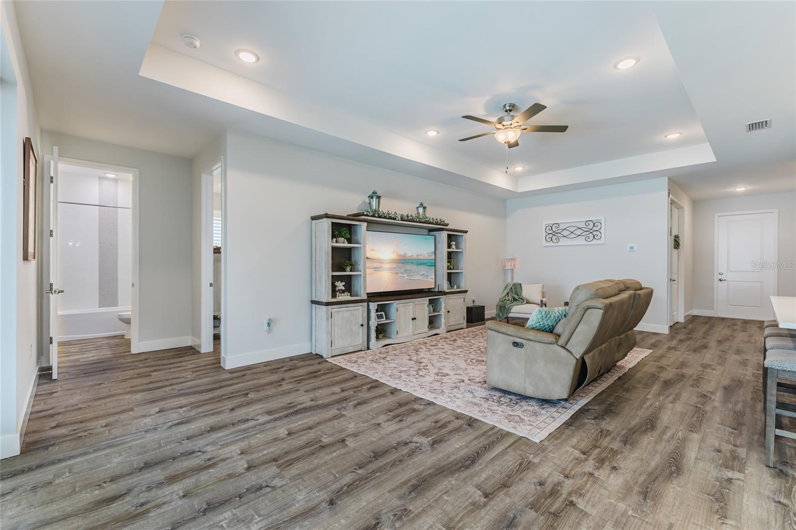 Image 10 of 73 For 908 Hibiscus Avenue