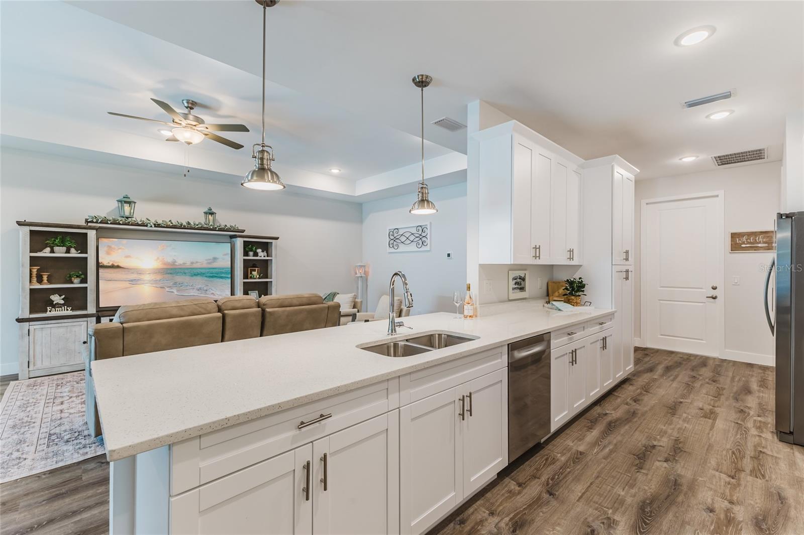 Image 17 of 73 For 908 Hibiscus Avenue