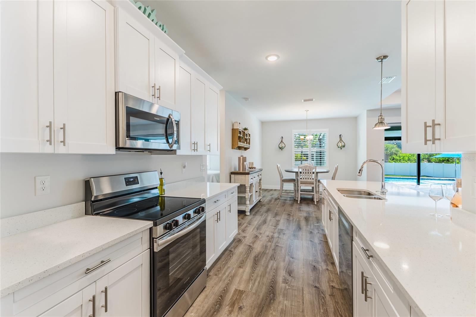 Image 18 of 73 For 908 Hibiscus Avenue