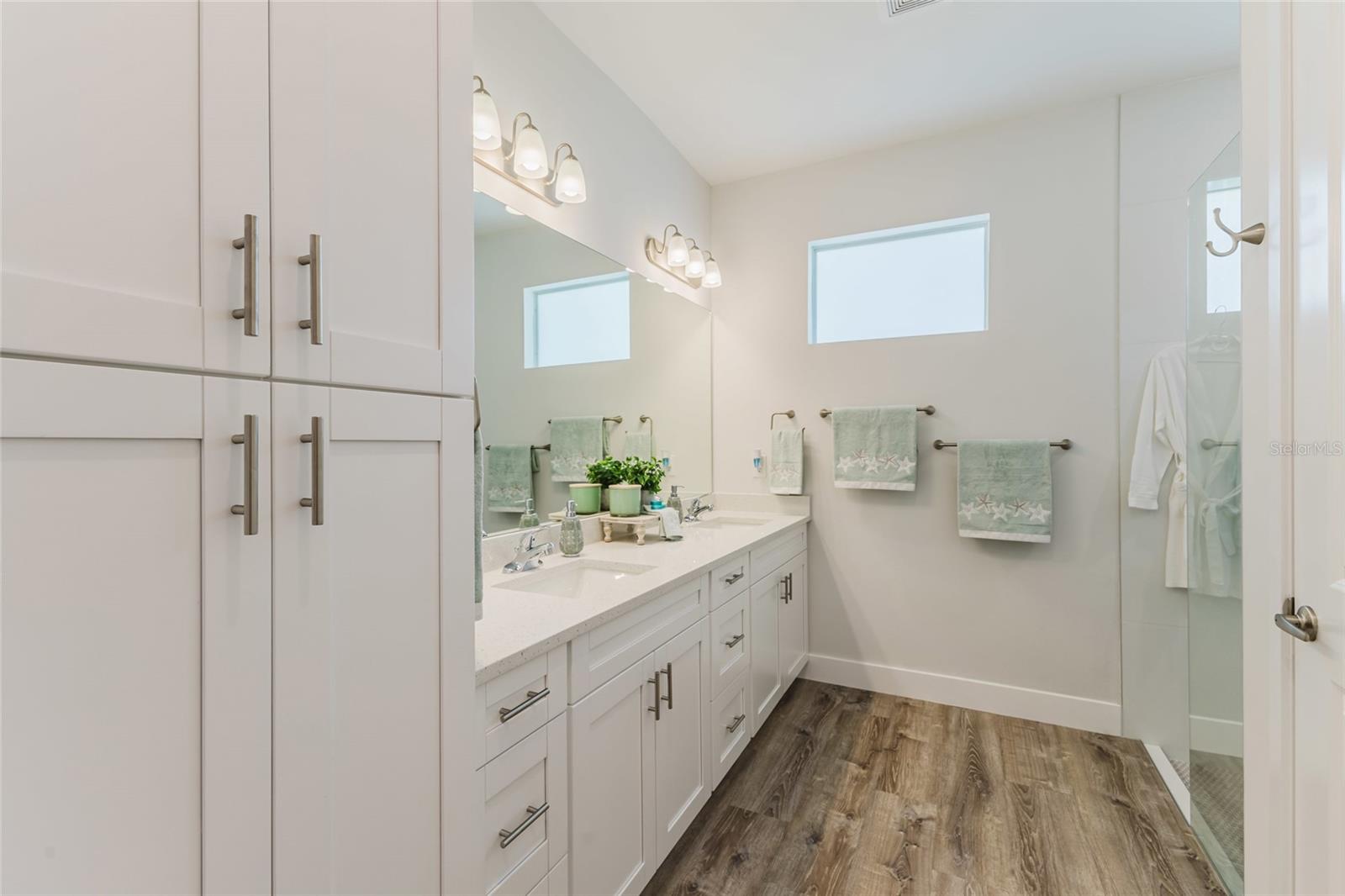 Image 40 of 73 For 908 Hibiscus Avenue