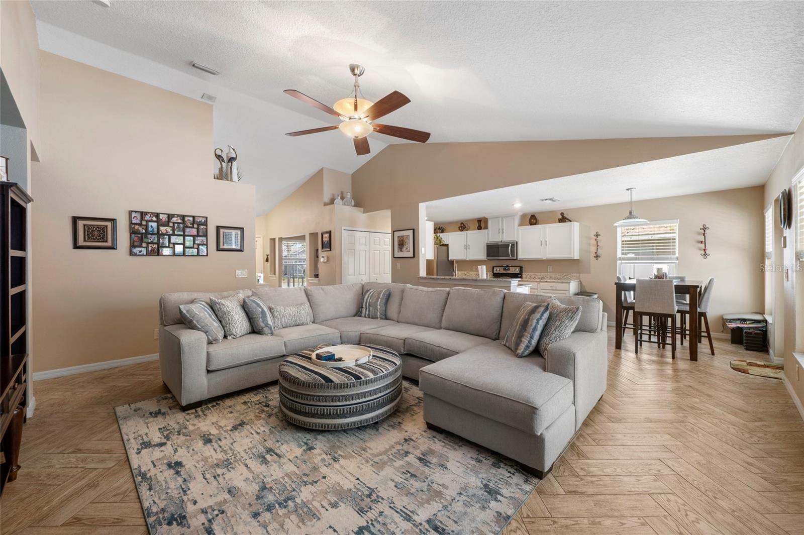 Image 17 of 43 For 4143 Banbury Circle