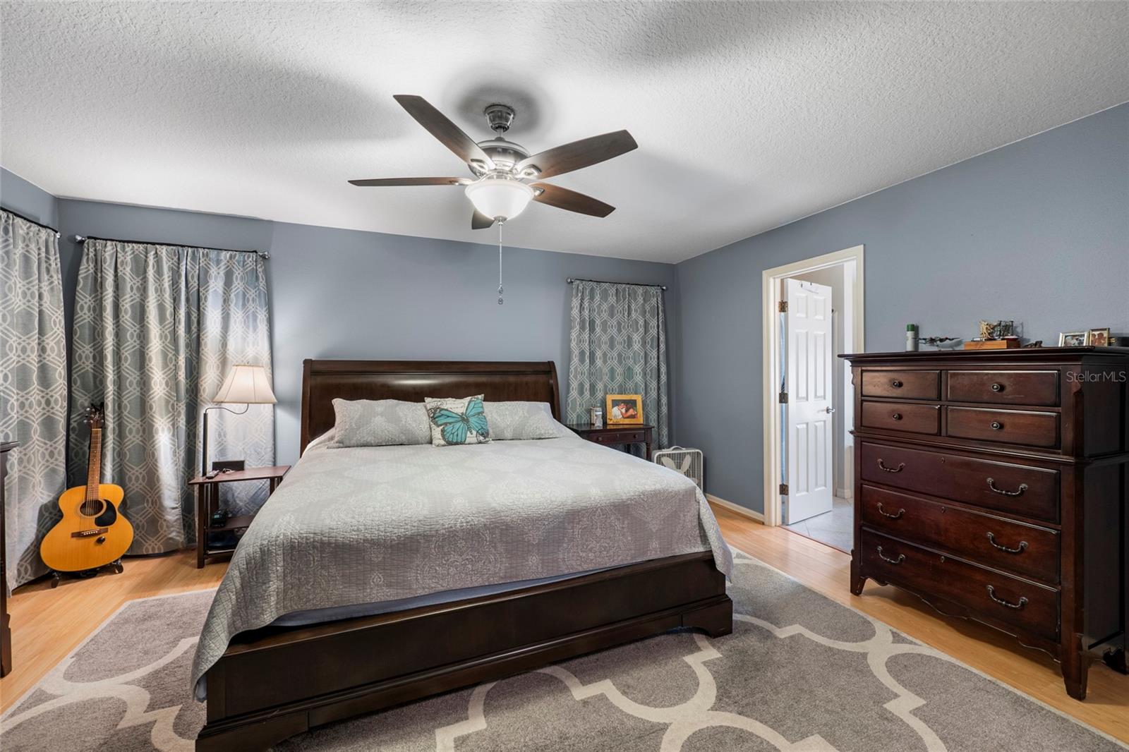 Image 18 of 43 For 4143 Banbury Circle