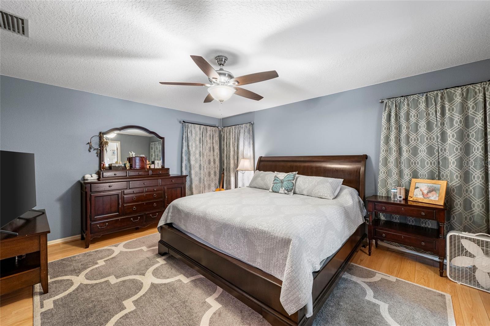 Image 19 of 43 For 4143 Banbury Circle