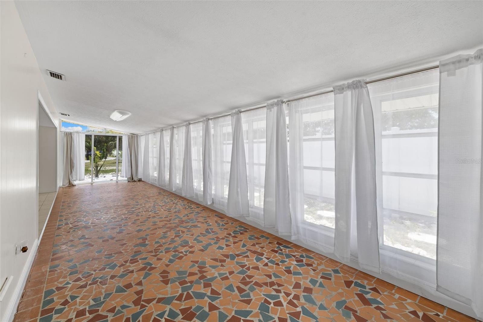 Image 15 of 40 For 6916 Alderwood Drive