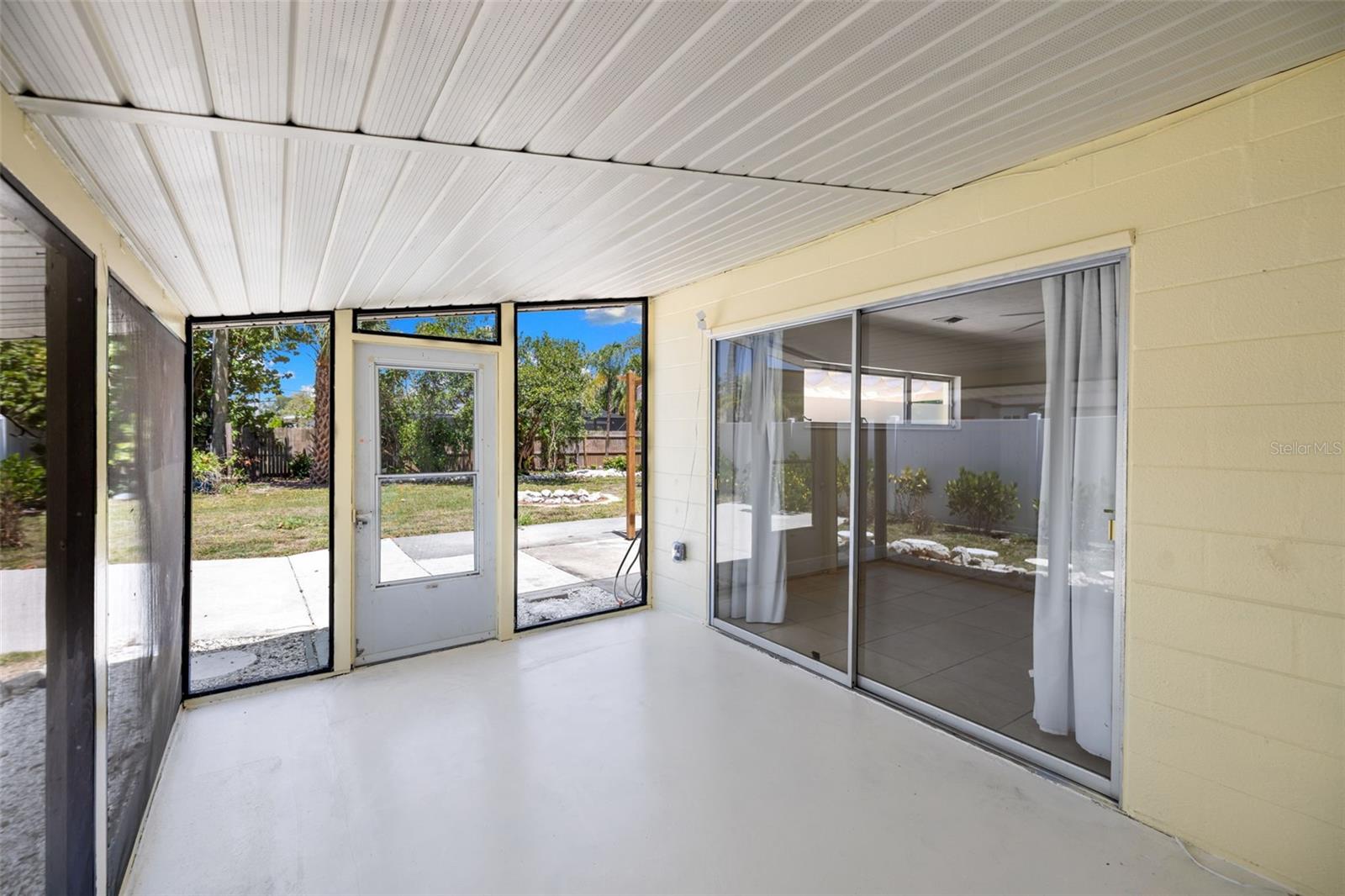 Image 22 of 40 For 6916 Alderwood Drive