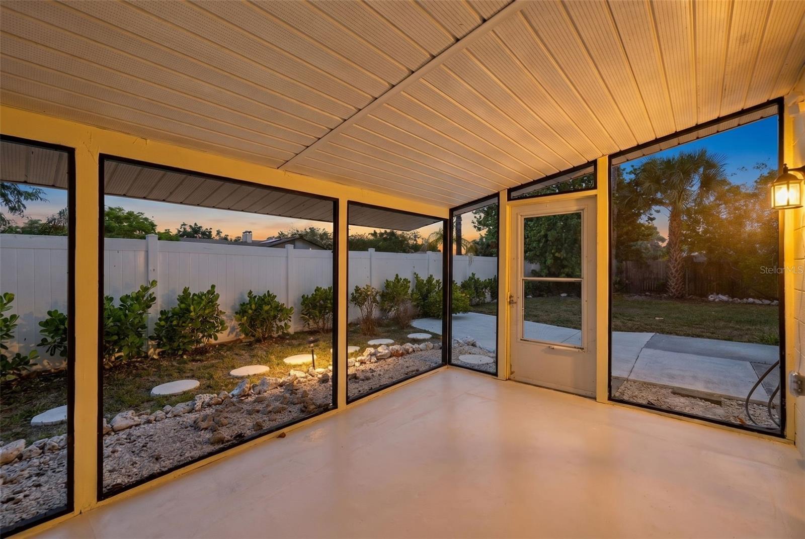 Image 25 of 40 For 6916 Alderwood Drive