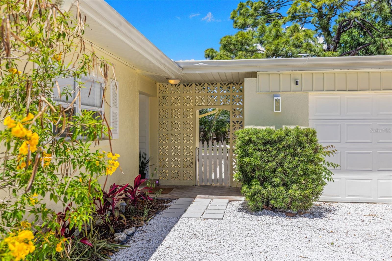 Image 31 of 40 For 6916 Alderwood Drive