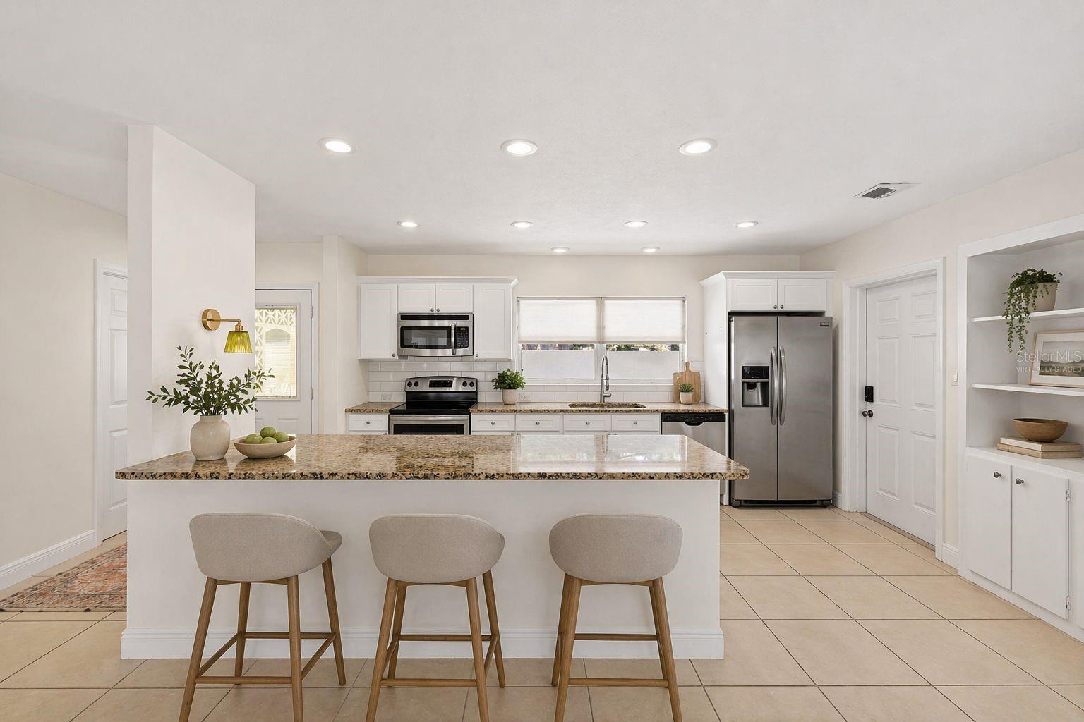 Image 4 of 40 For 6916 Alderwood Drive