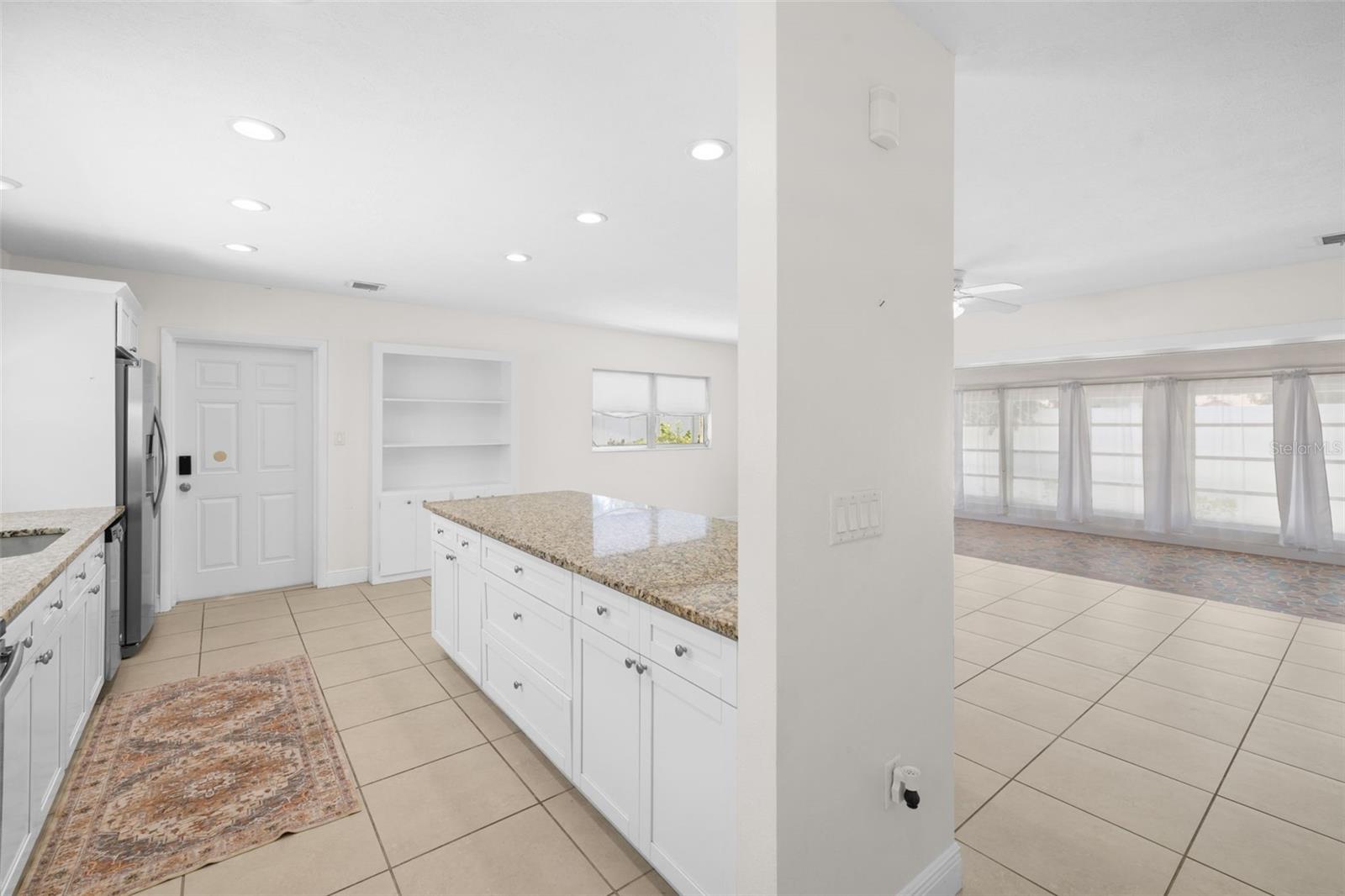 Image 7 of 40 For 6916 Alderwood Drive