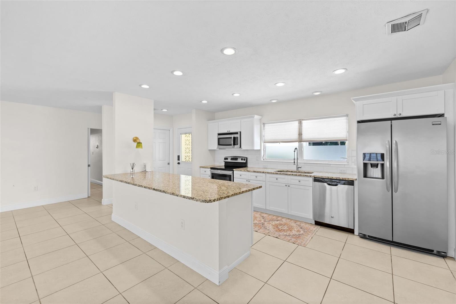 Image 9 of 40 For 6916 Alderwood Drive