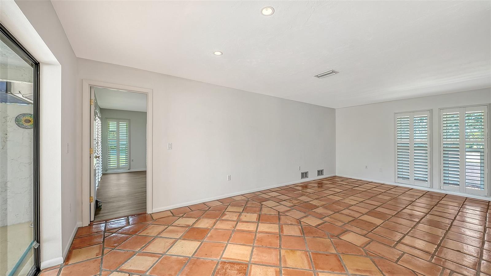 Image 18 of 64 For 4865 Greywood Lane