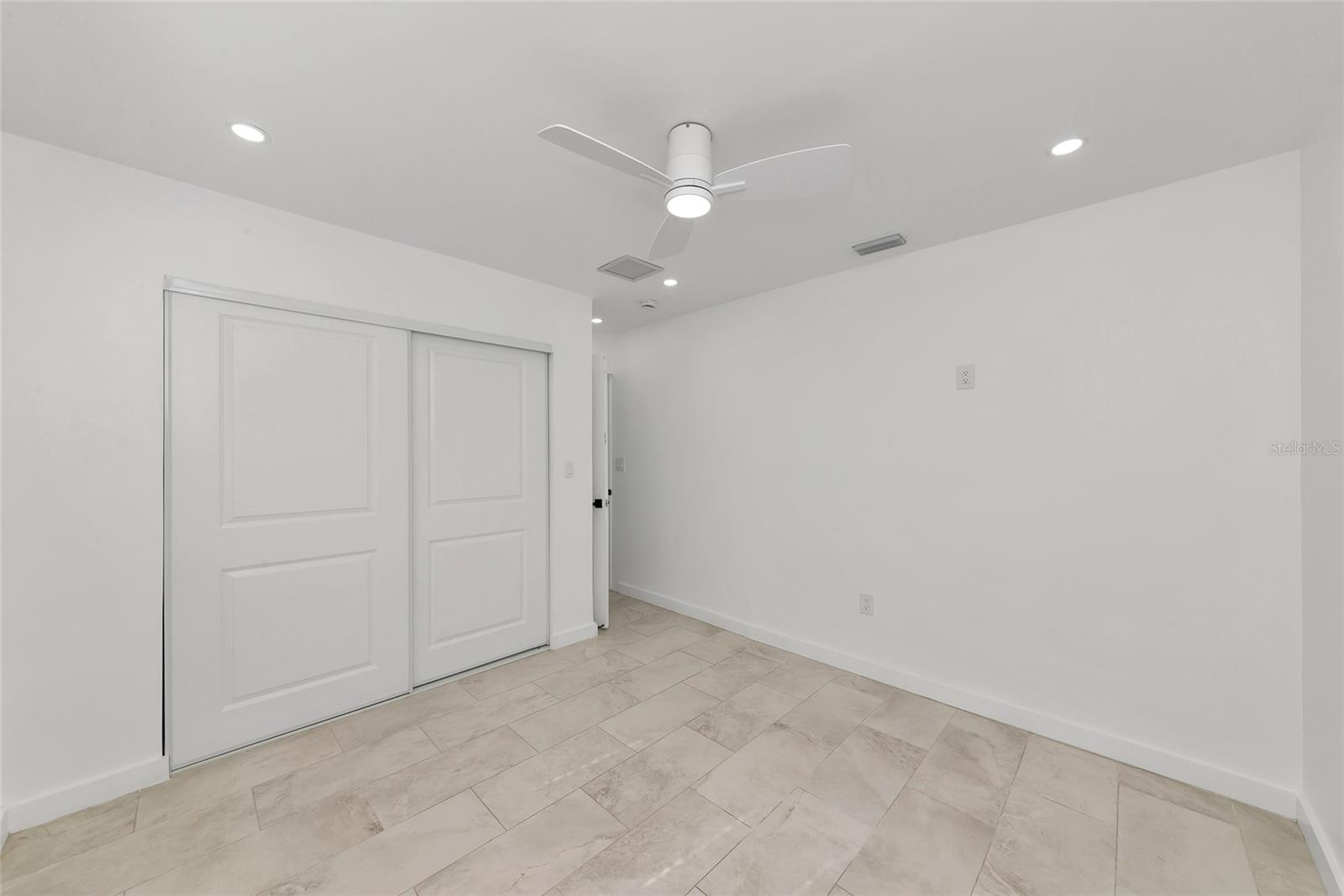 Image 18 of 60 For 2506 41st Street E