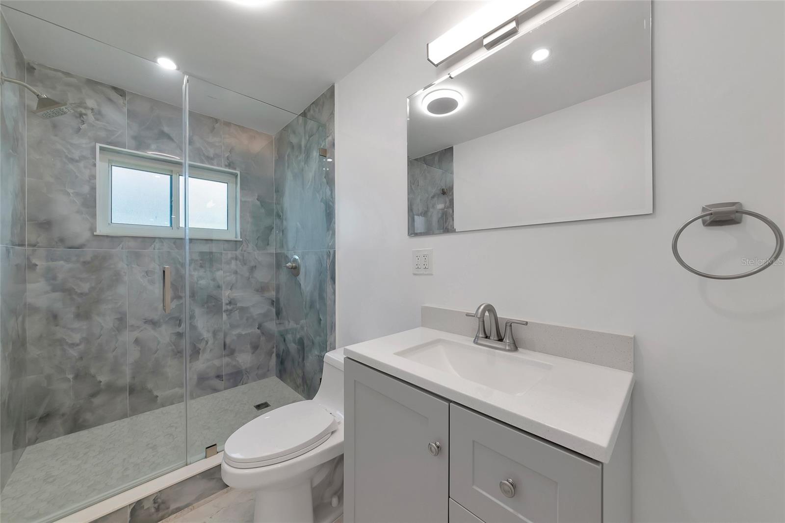 Image 21 of 60 For 2506 41st Street E