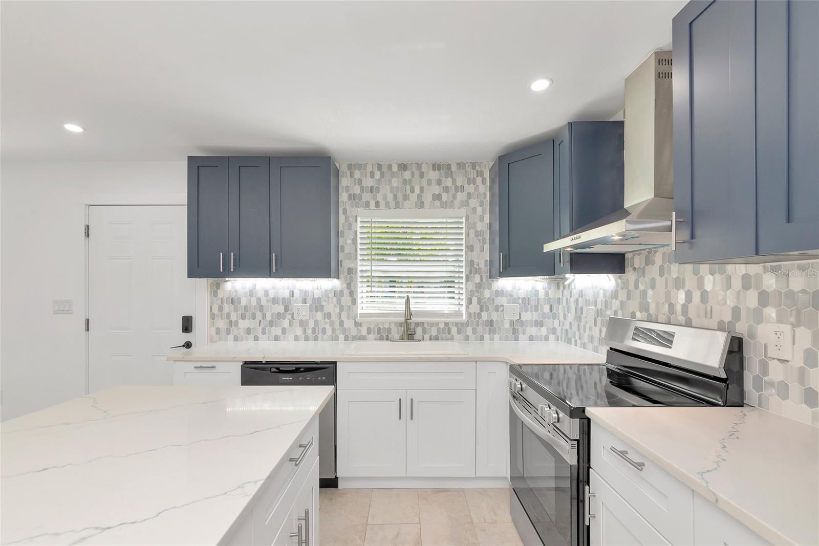 Image 6 of 60 For 2506 41st Street E