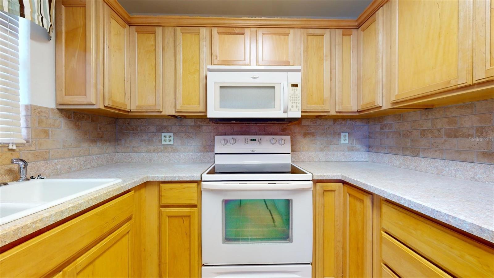 Image 5 of 27 For 4460 Ironwood Circle 407a