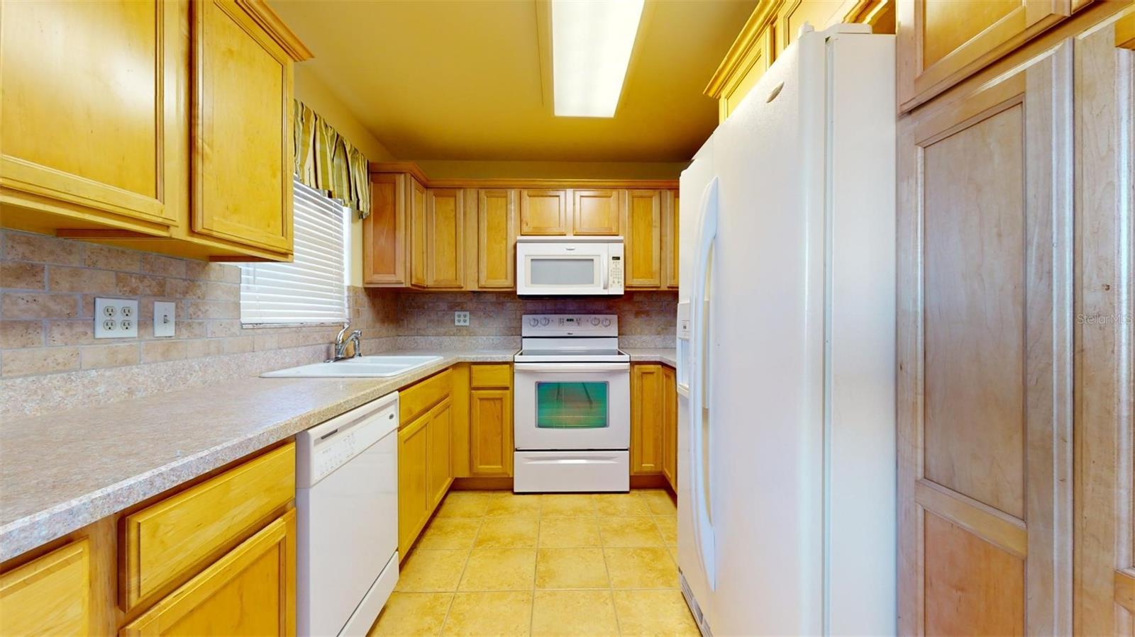 Image 6 of 27 For 4460 Ironwood Circle 407a