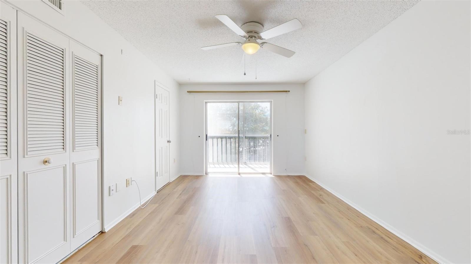 Image 8 of 27 For 4460 Ironwood Circle 407a