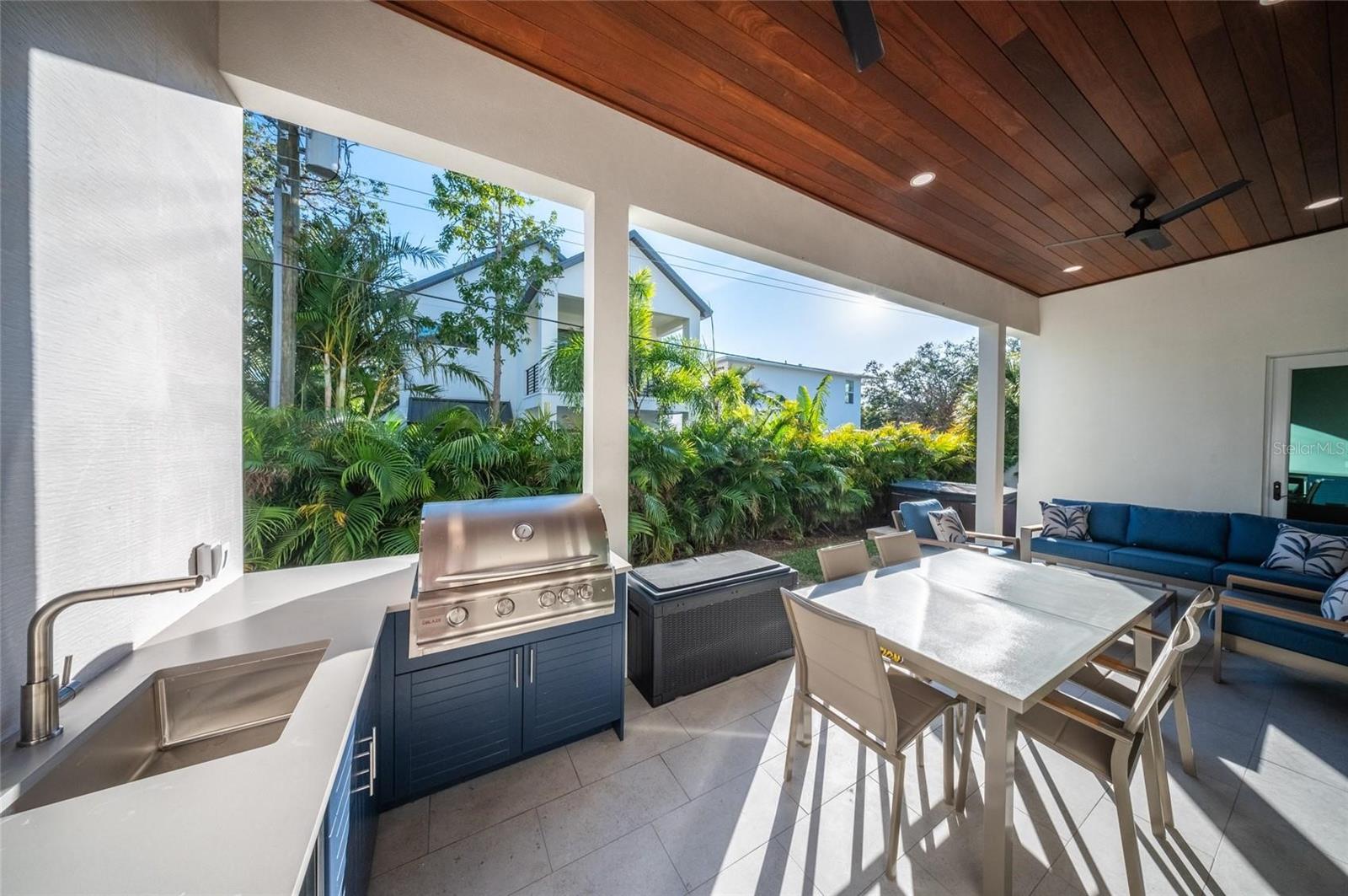 Image 42 of 94 For 2420 Floyd Street