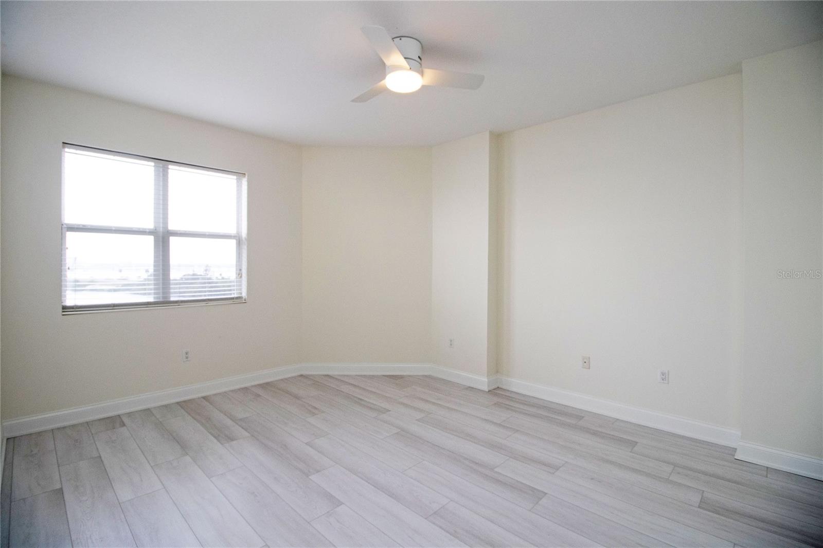 Image 18 of 39 For 615 Riviera Dunes Way 402