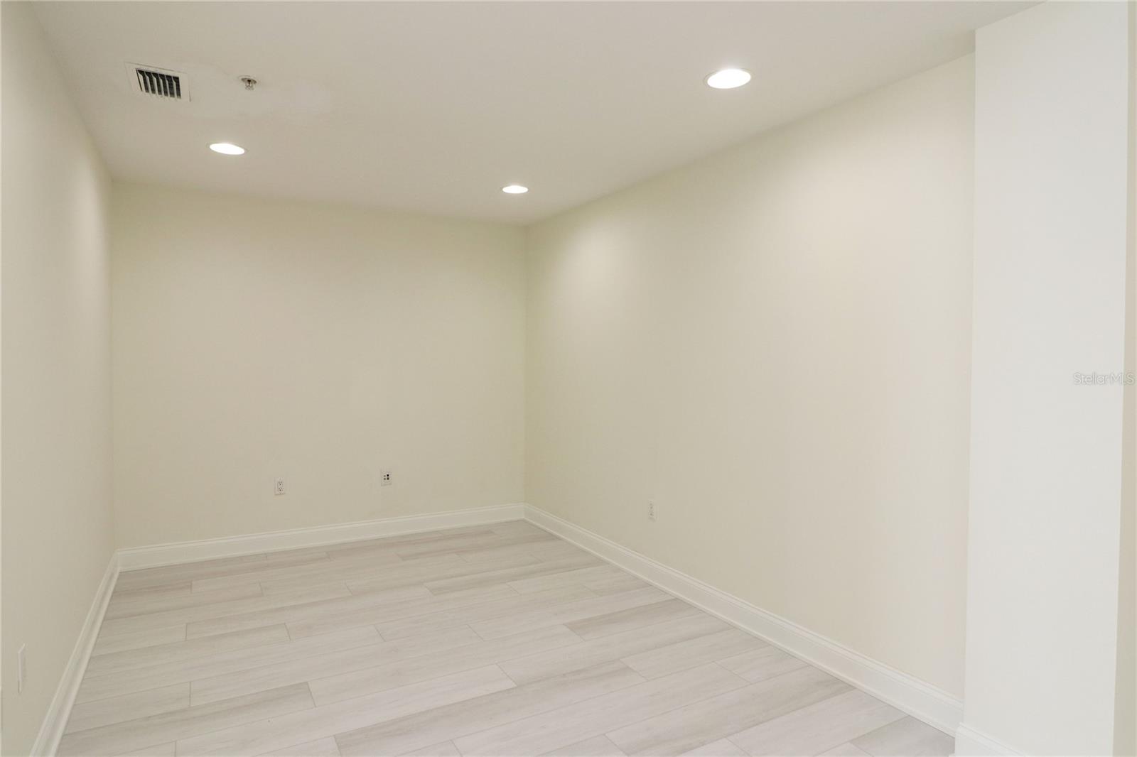 Image 25 of 39 For 615 Riviera Dunes Way 402