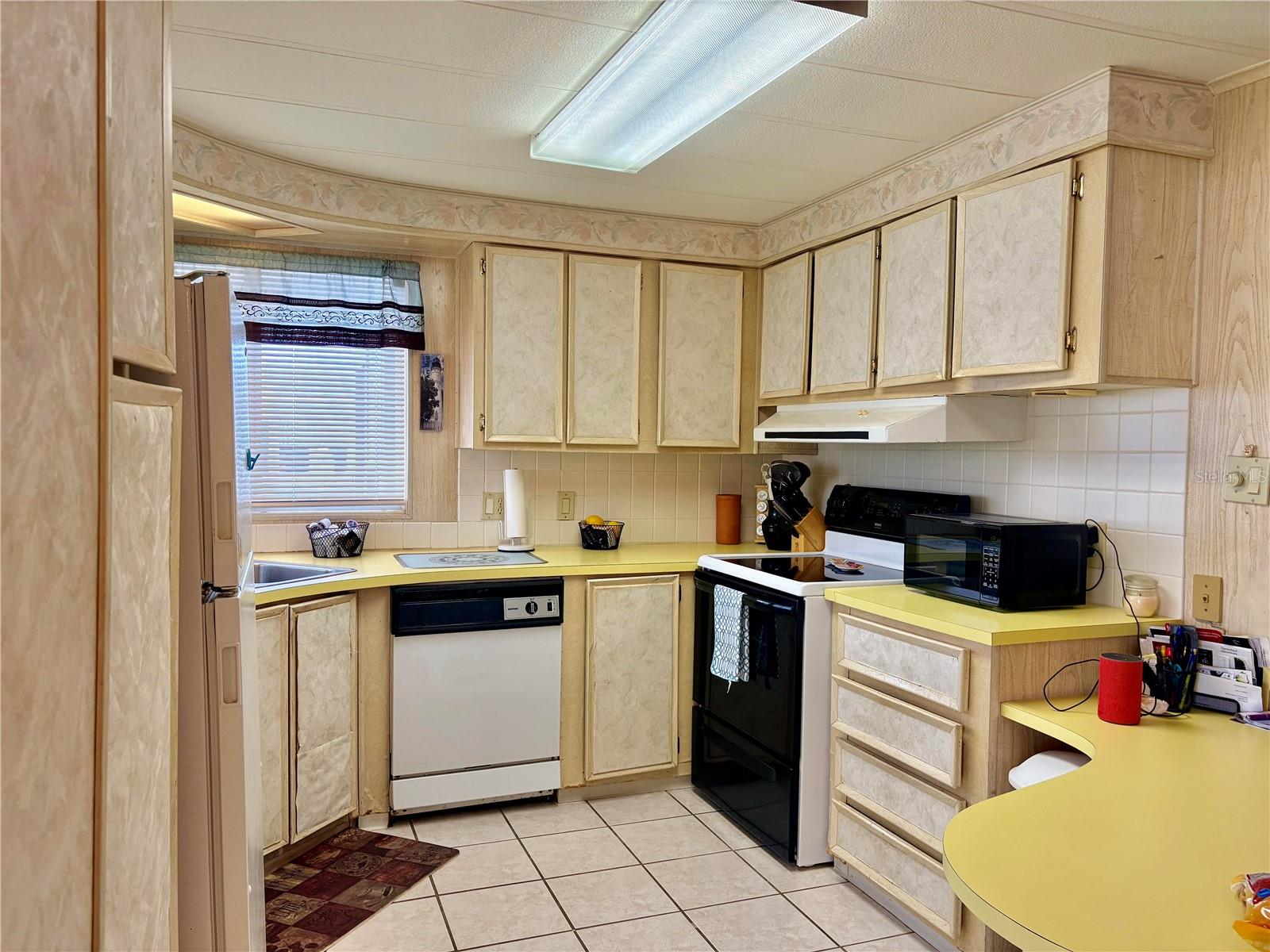 Image 11 of 33 For 3049 Longview Lane