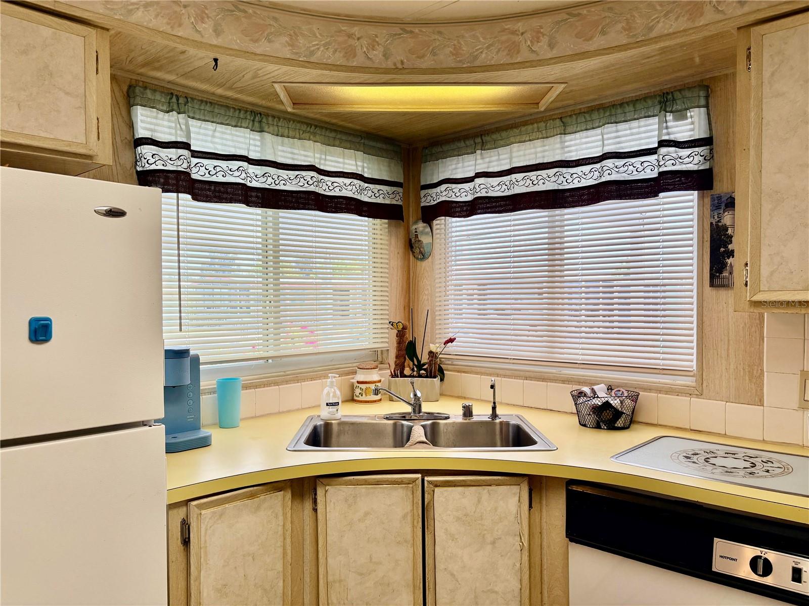 Image 13 of 33 For 3049 Longview Lane