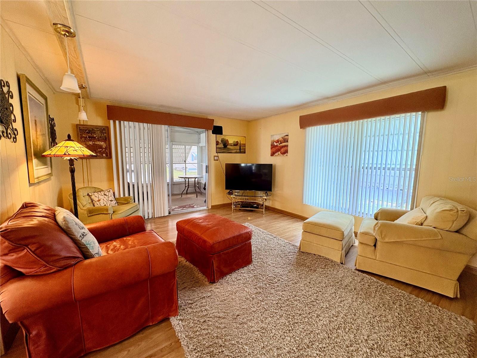 Image 16 of 33 For 3049 Longview Lane