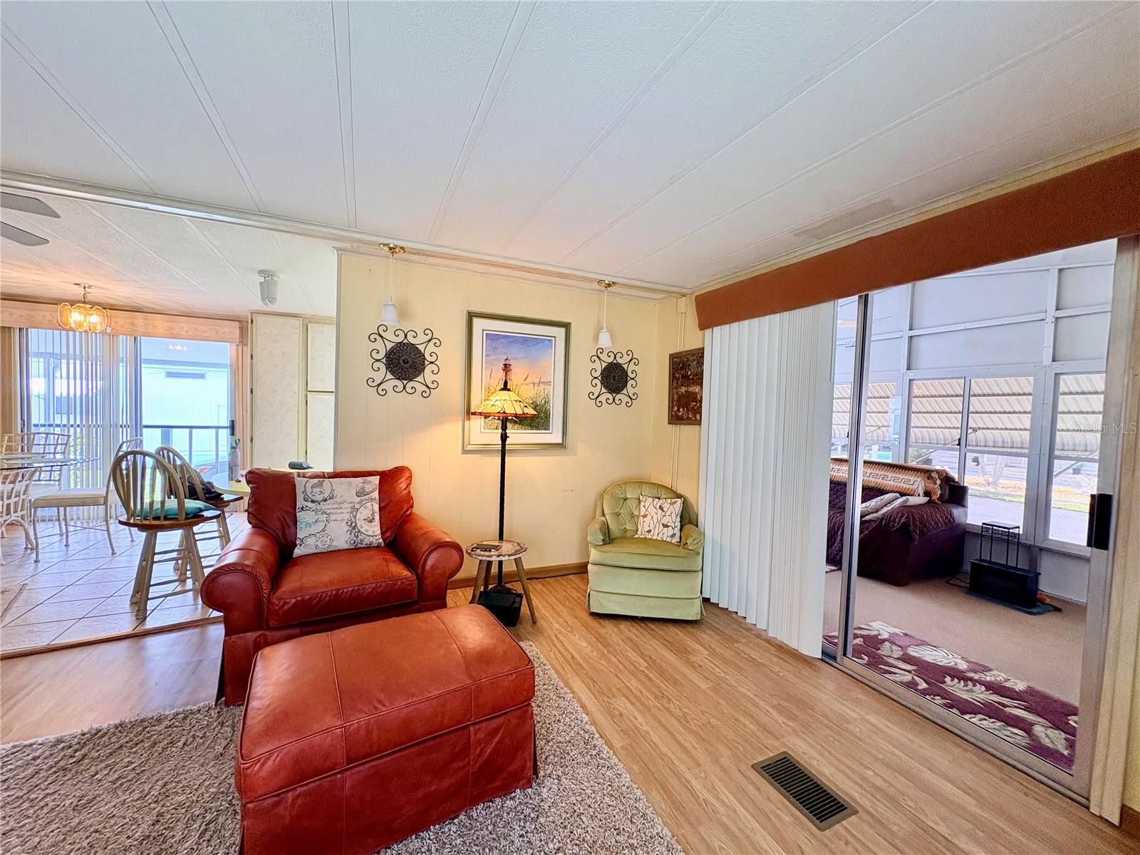 Image 17 of 33 For 3049 Longview Lane