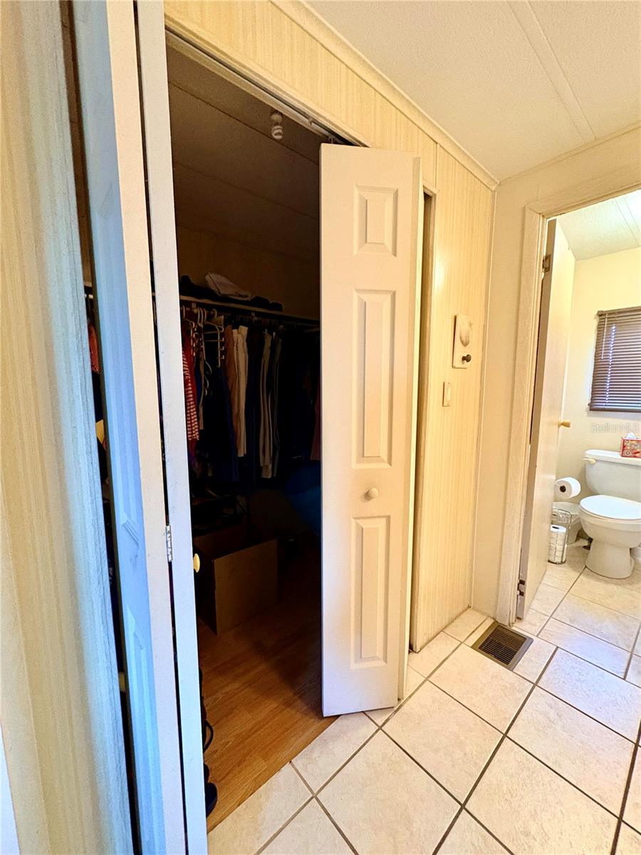 Image 26 of 33 For 3049 Longview Lane