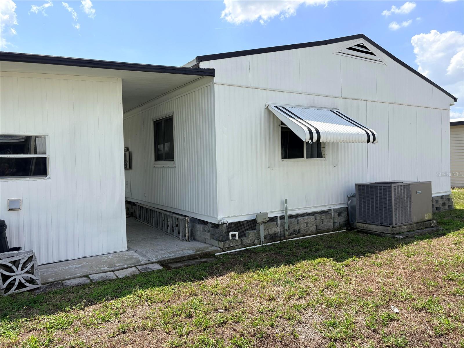 Image 3 of 33 For 3049 Longview Lane