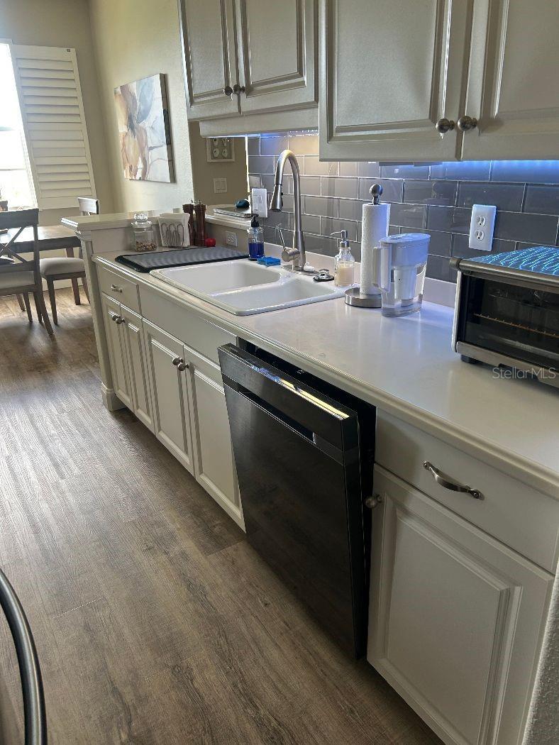 Image 12 of 30 For 940 Cooper Street 302