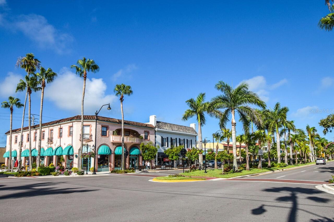 Image 21 of 30 For 940 Cooper Street 302