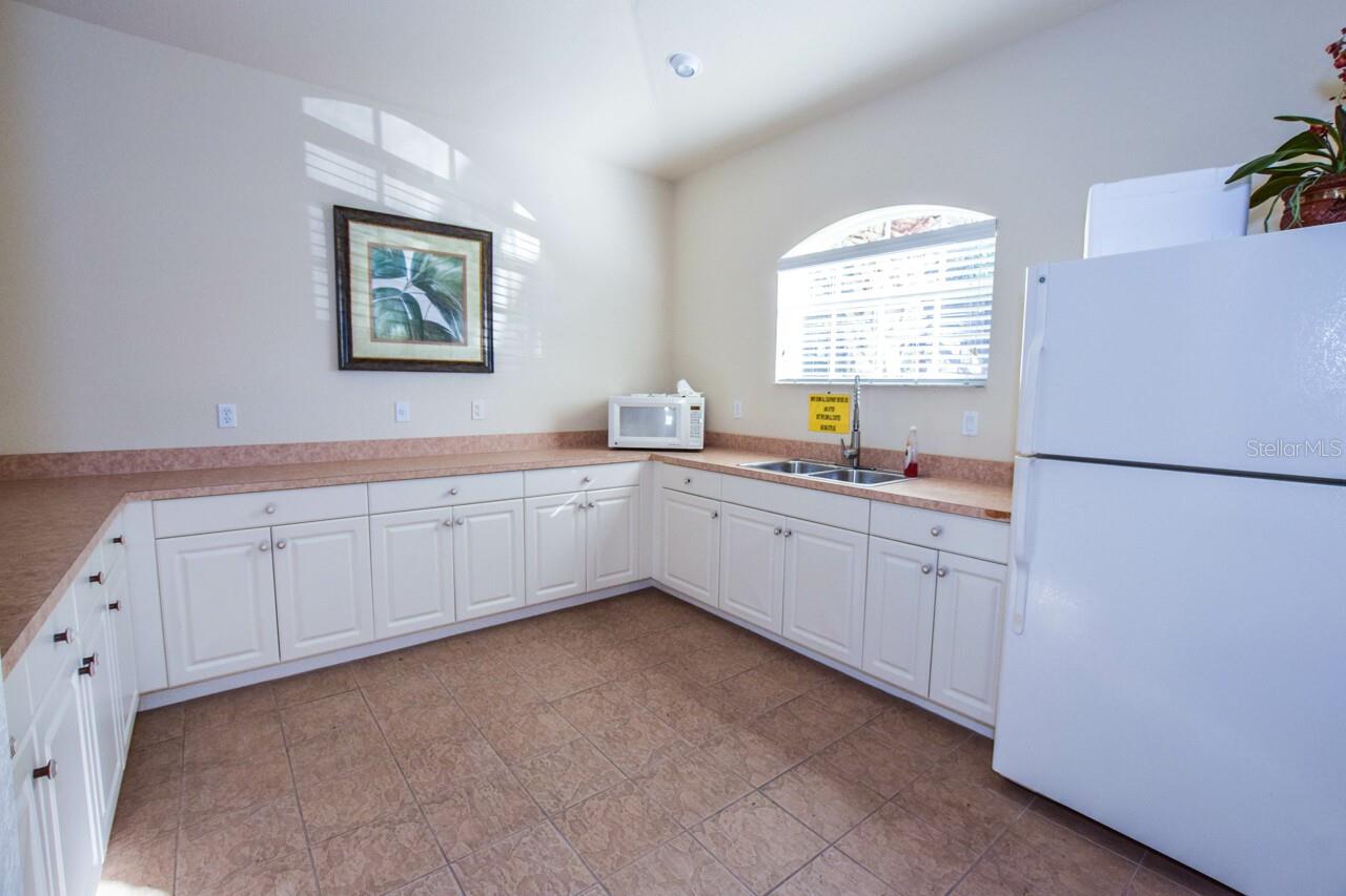 Image 28 of 30 For 940 Cooper Street 302