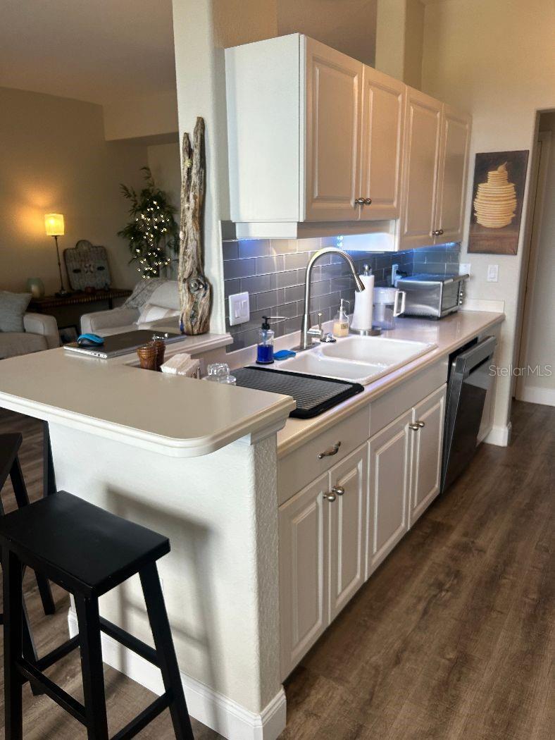 Image 8 of 30 For 940 Cooper Street 302