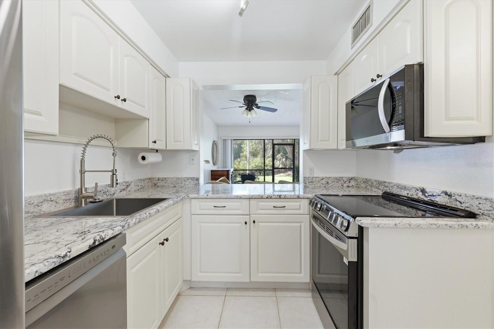 Image 10 of 25 For 4528 Longwater  35