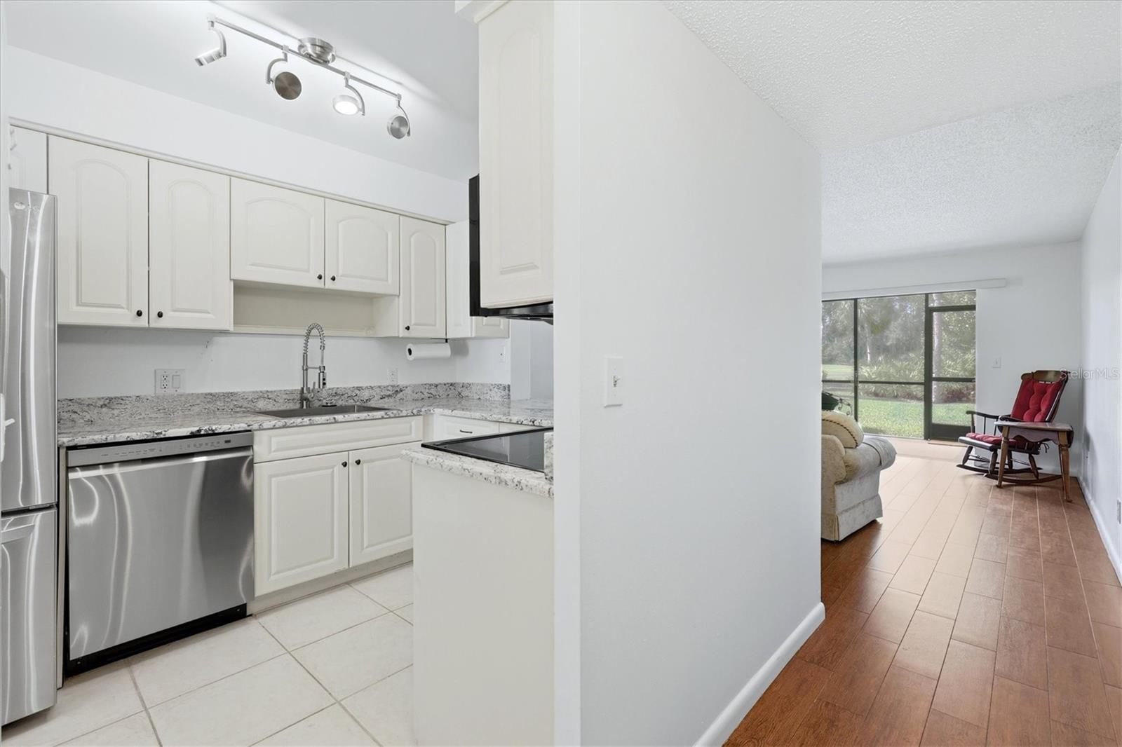 Image 8 of 25 For 4528 Longwater  35