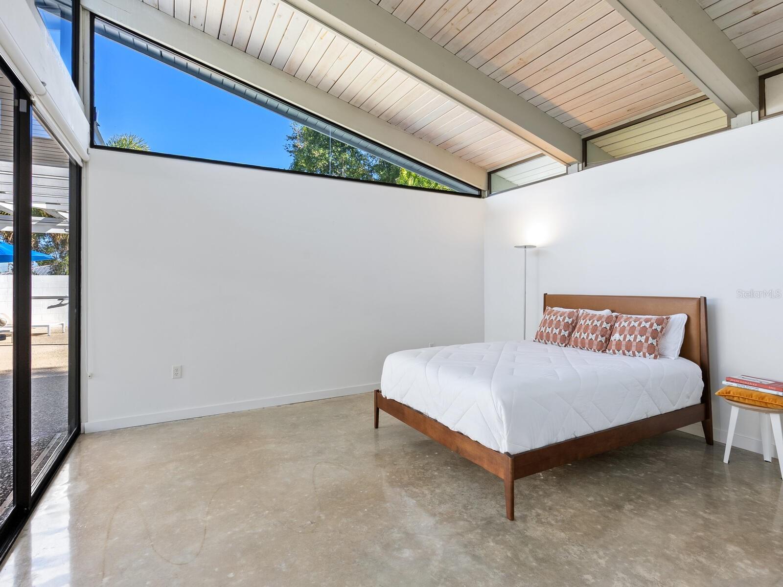 Image 17 of 71 For 820 Whitfield Avenue