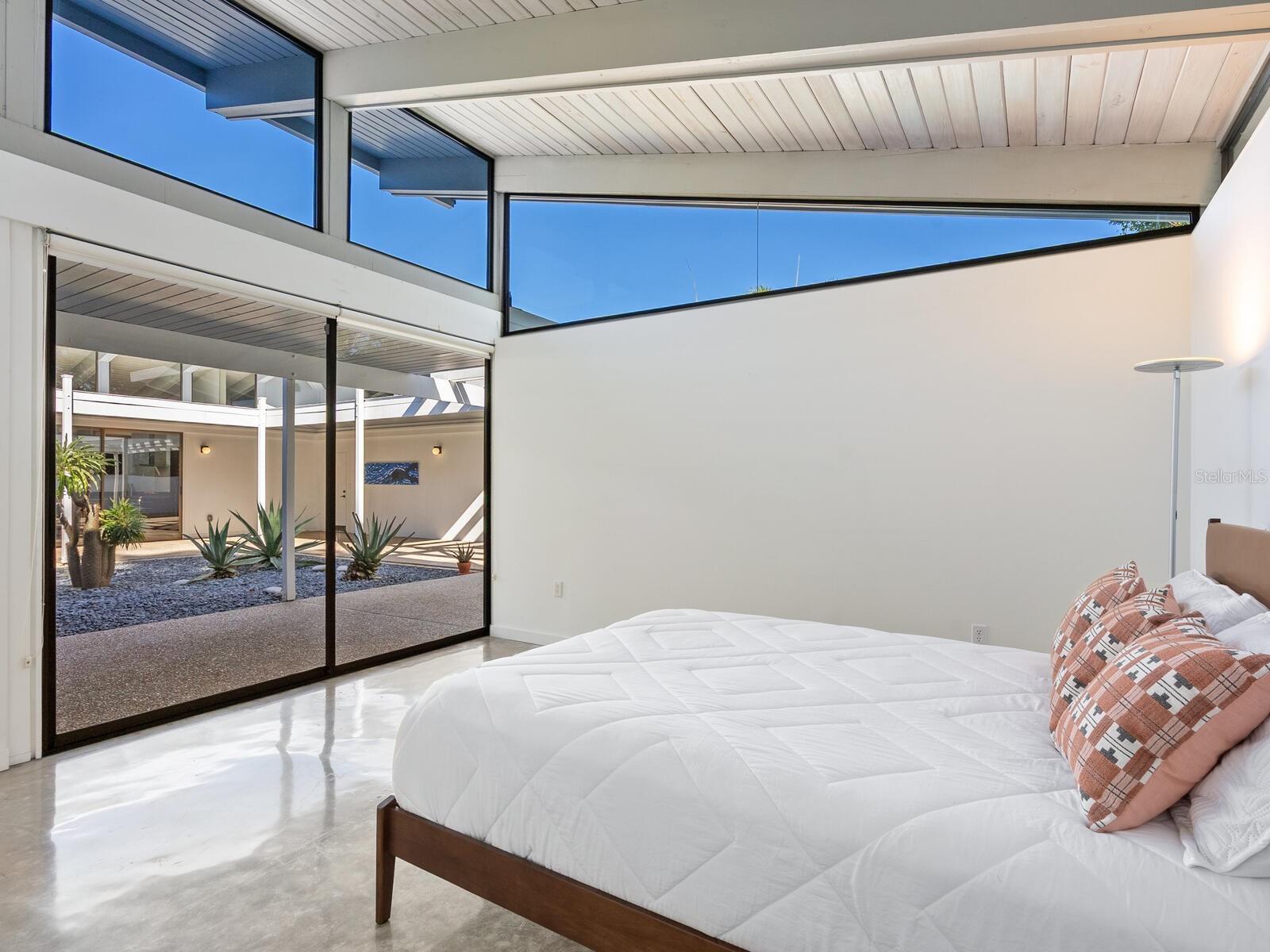 Image 18 of 71 For 820 Whitfield Avenue