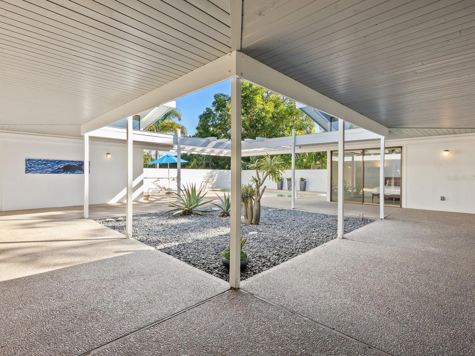 Image 26 of 71 For 820 Whitfield Avenue