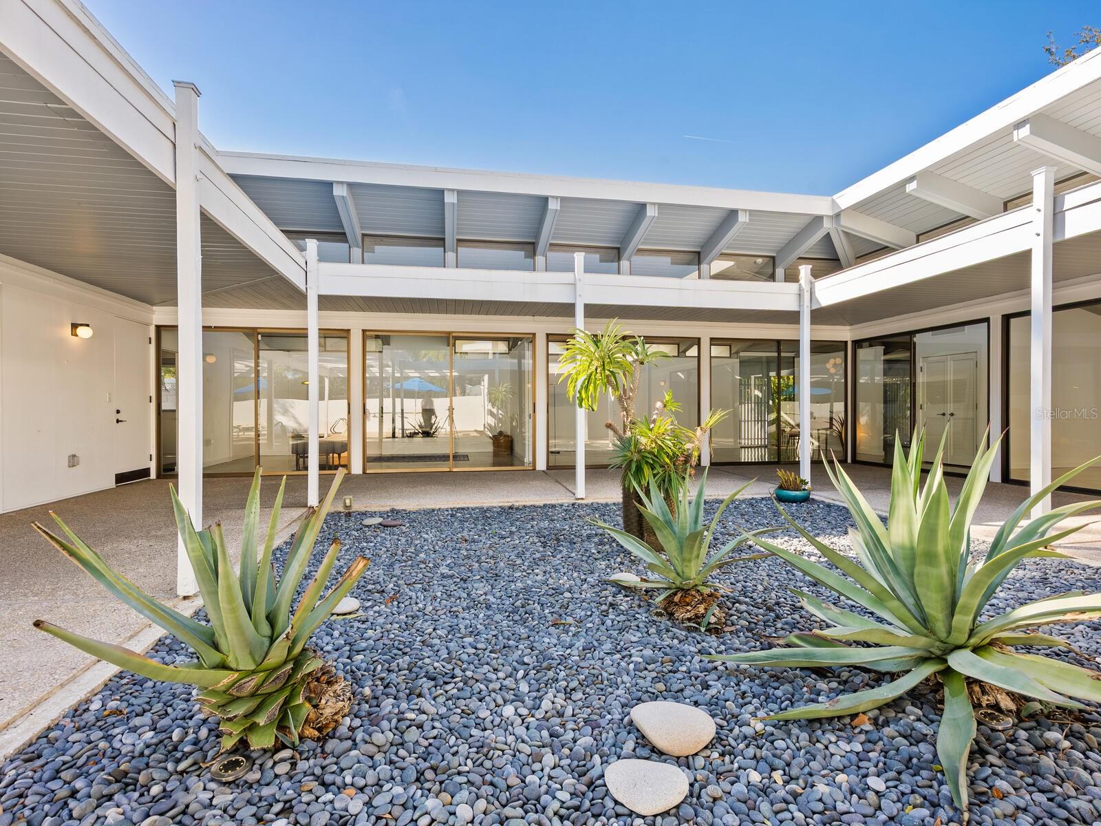 Image 28 of 71 For 820 Whitfield Avenue