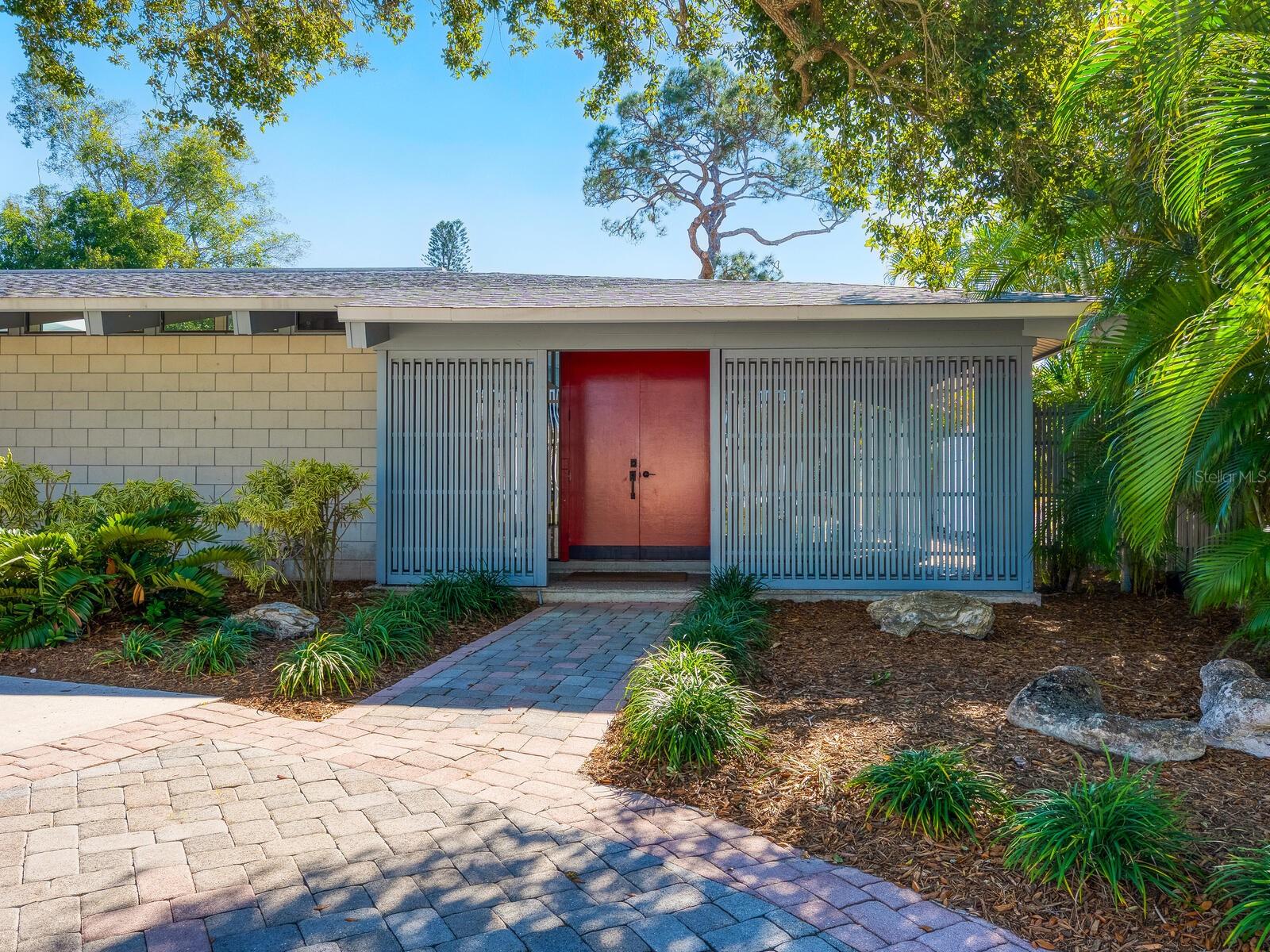 Image 3 of 71 For 820 Whitfield Avenue