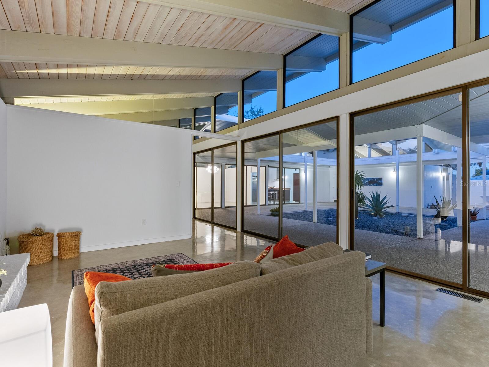 Image 39 of 71 For 820 Whitfield Avenue