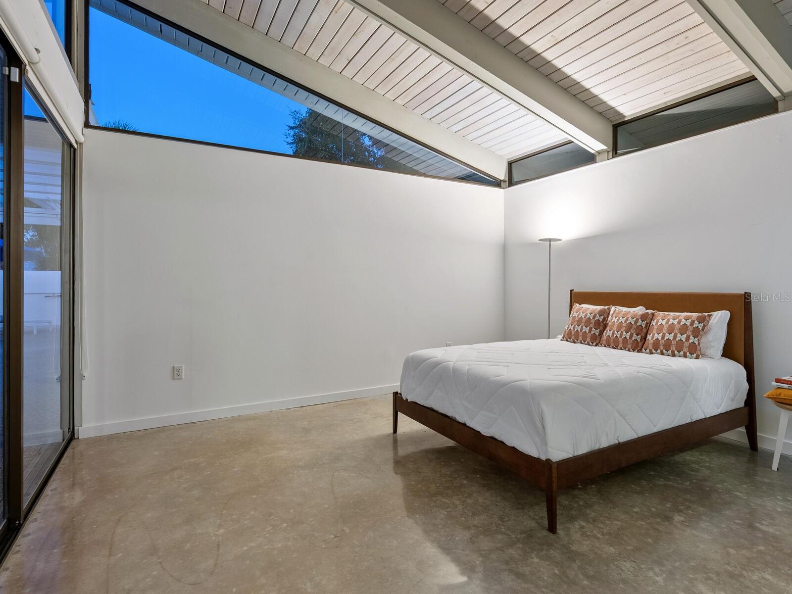 Image 43 of 71 For 820 Whitfield Avenue