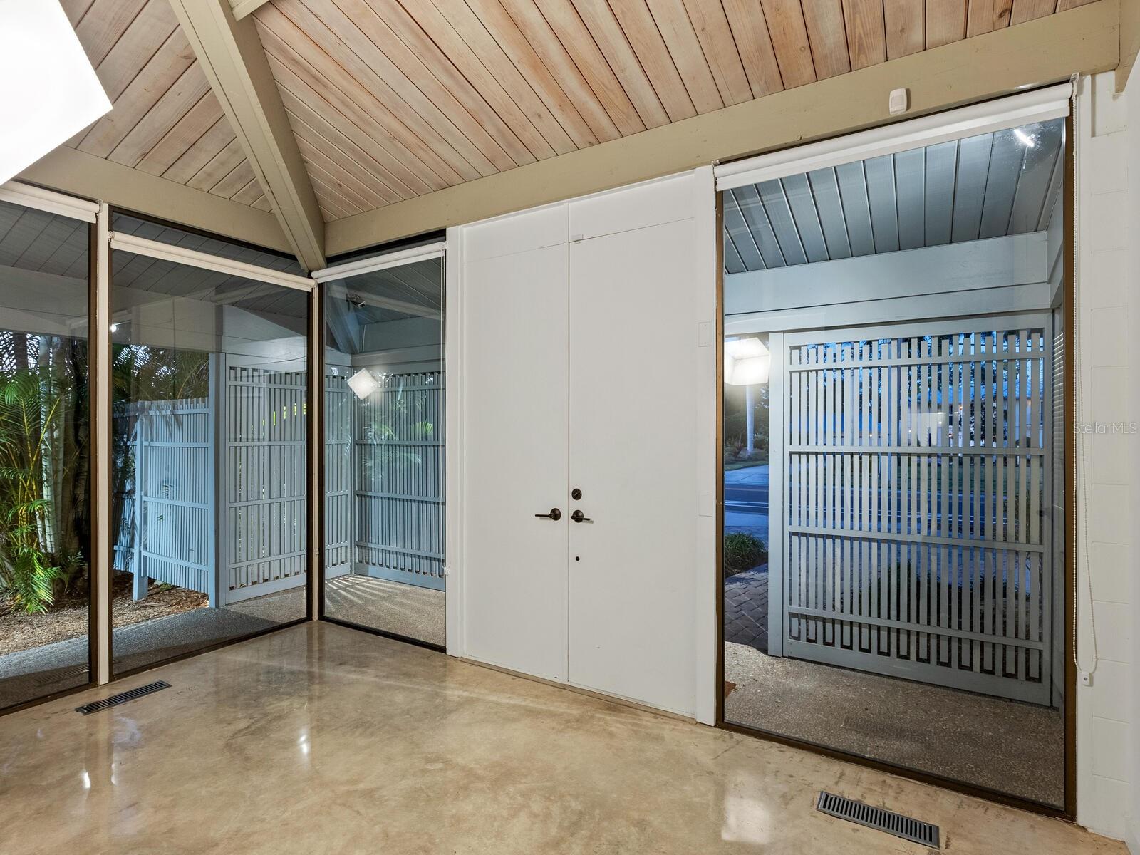 Image 45 of 71 For 820 Whitfield Avenue