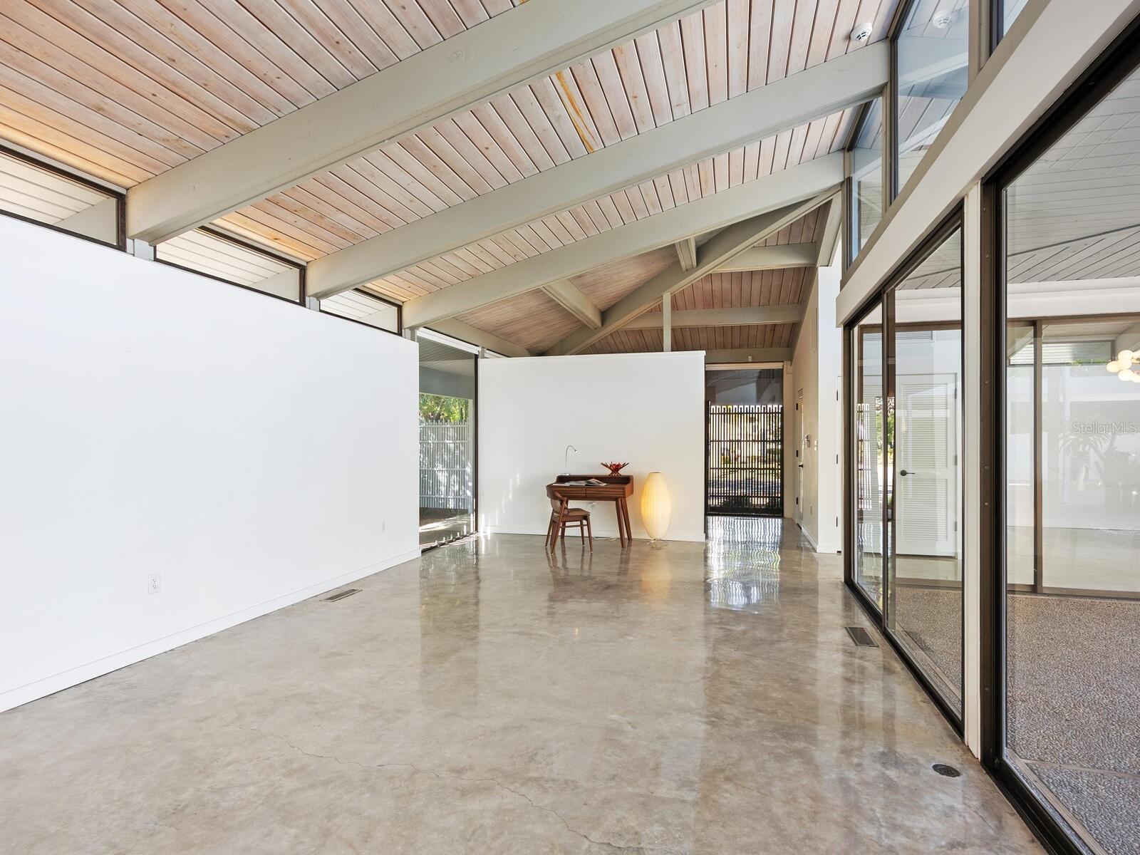 Image 5 of 71 For 820 Whitfield Avenue