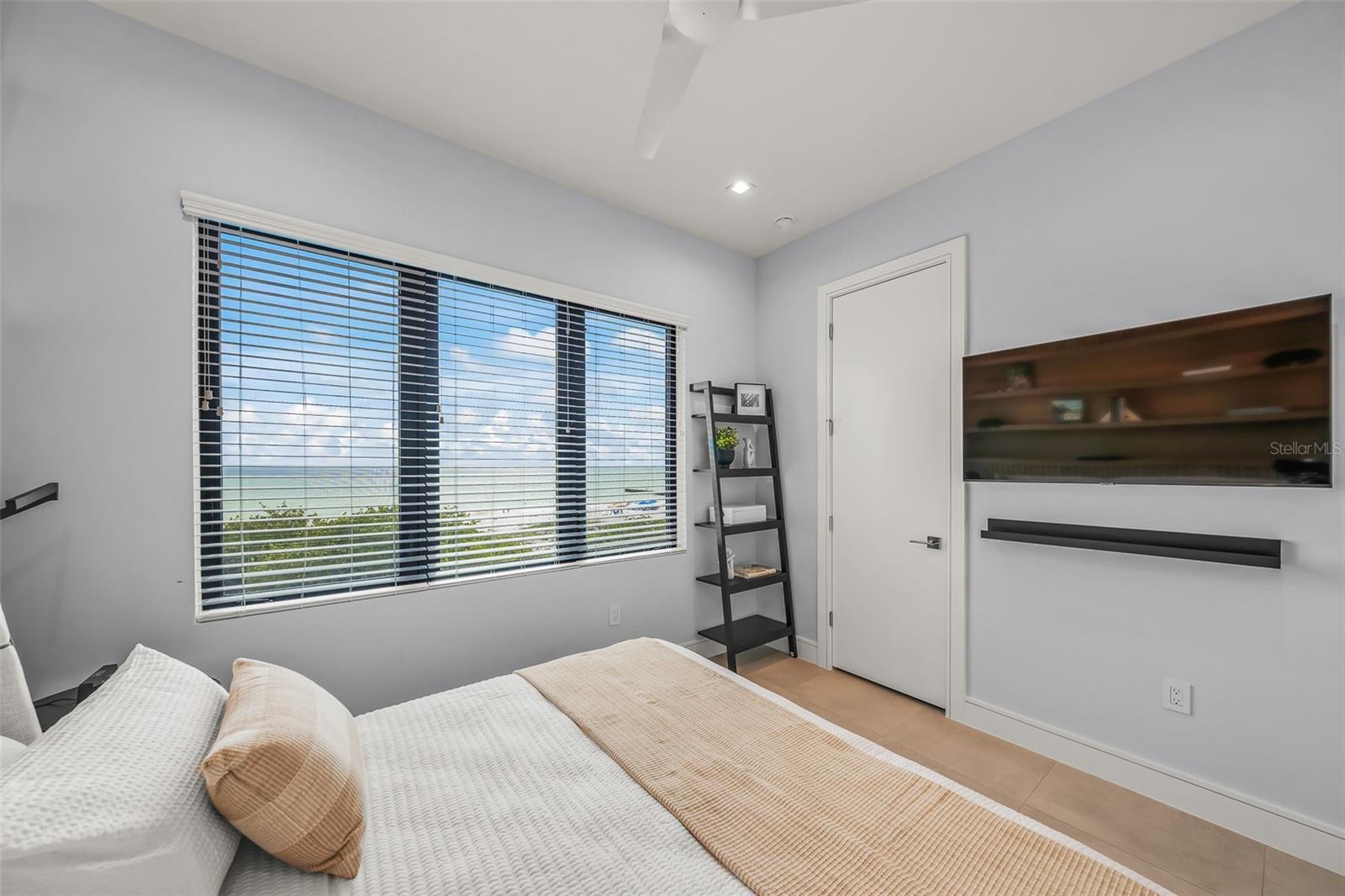 Image 19 of 74 For 101 7th Street S