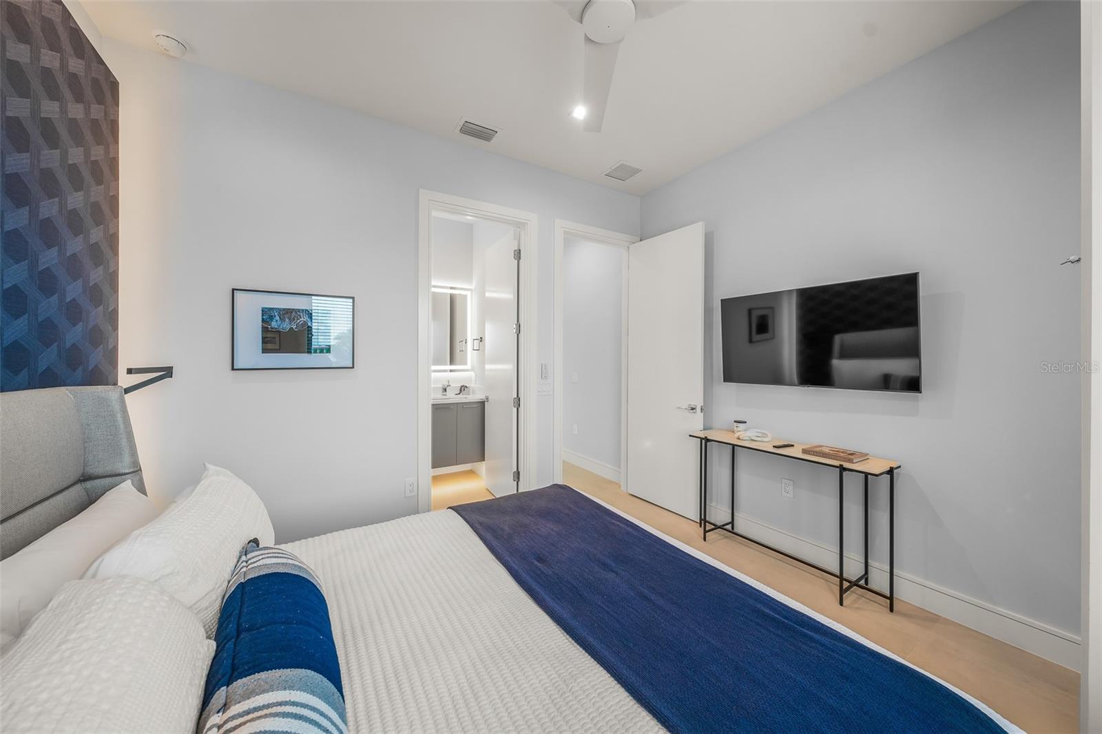 Image 28 of 74 For 101 7th Street S